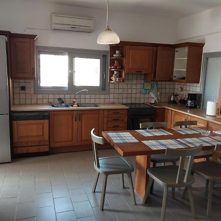Passatempo Casa - 3 Bedroom Apartment Close To The Swimming Pool Gerani  ภายนอก รูปภาพ