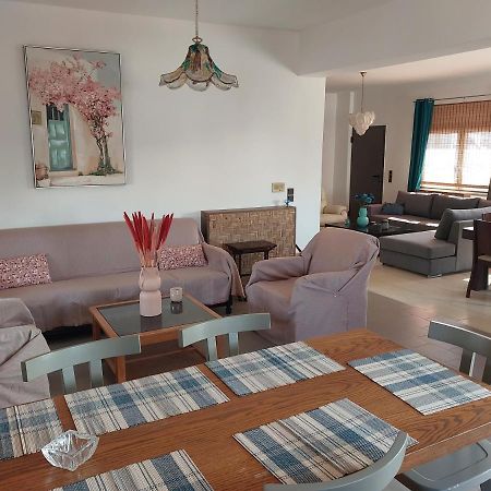 Passatempo Casa - 3 Bedroom Apartment Close To The Swimming Pool Gerani  ภายนอก รูปภาพ