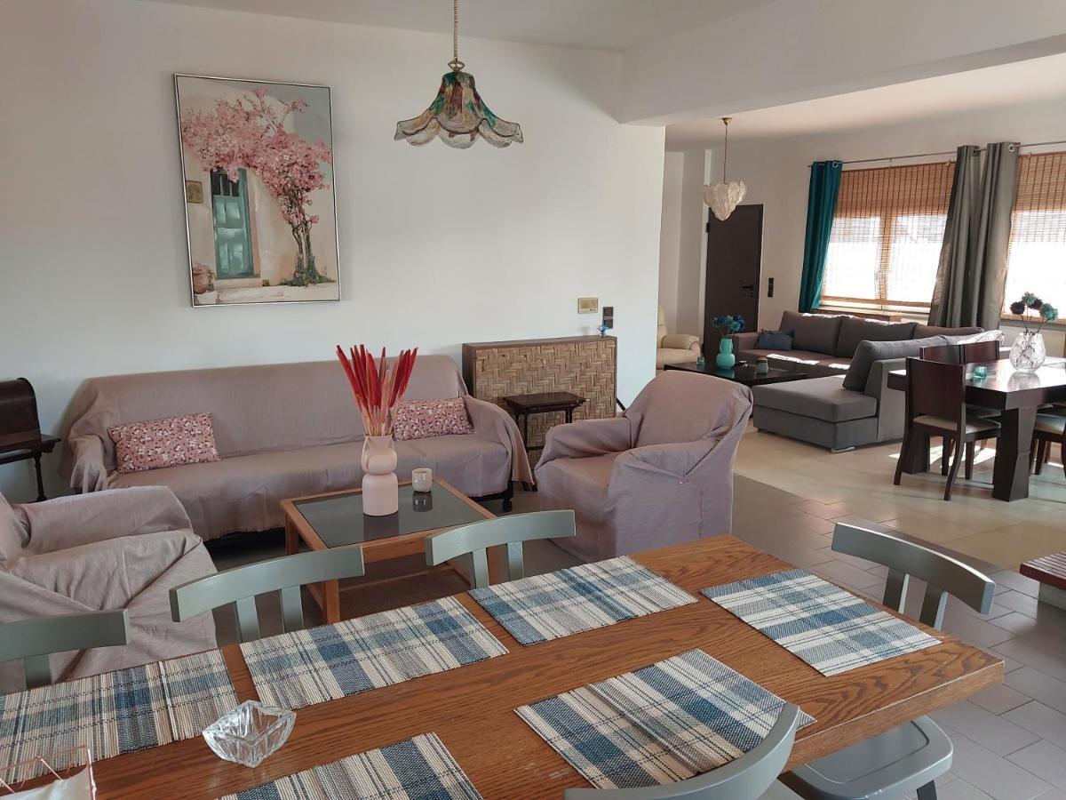 Passatempo Casa - 3 Bedroom Apartment Close To The Swimming Pool Gerani  ภายนอก รูปภาพ