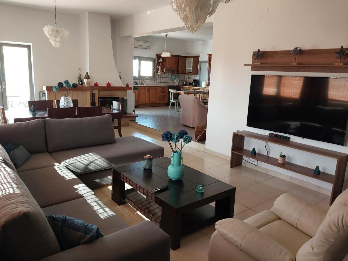 Passatempo Casa - 3 Bedroom Apartment Close To The Swimming Pool Gerani  ภายนอก รูปภาพ