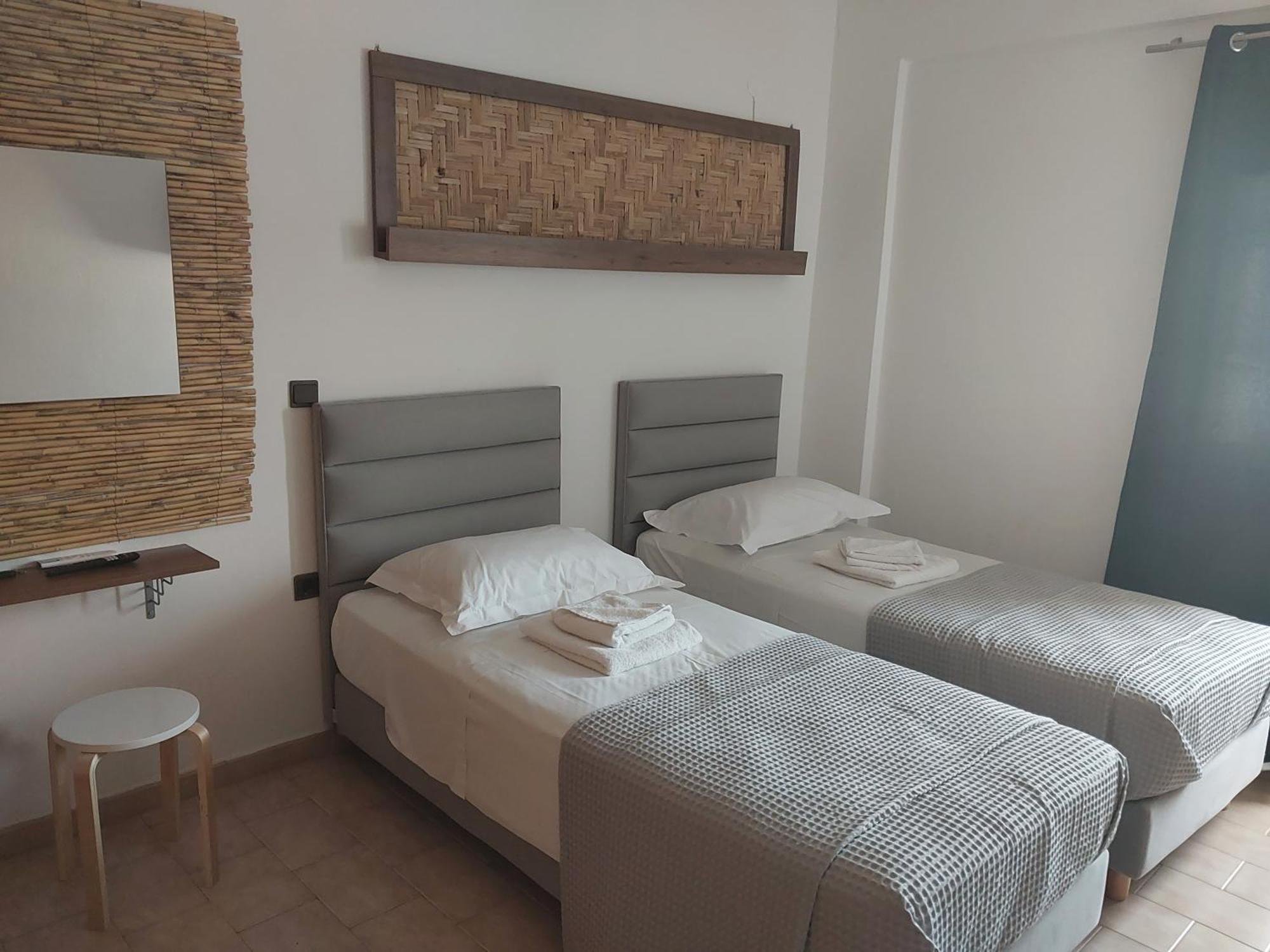 Passatempo Casa - 3 Bedroom Apartment Close To The Swimming Pool Gerani  ภายนอก รูปภาพ